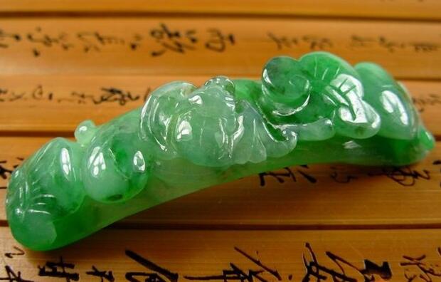 穿越历史,回到明清年代的翡翠是如何的？