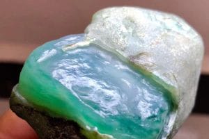 八大场口翡翠原石特征