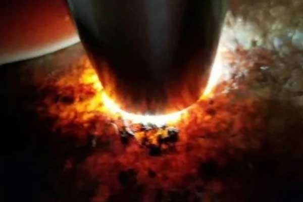 怎么辨别天然红翡和烧红红翡_翡翠原石怎样烤红