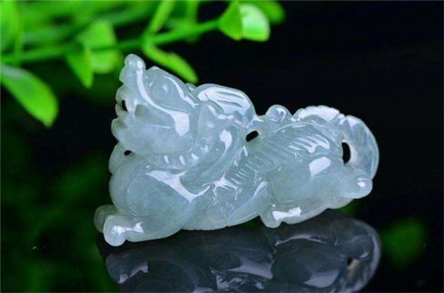 翡翠貔貅吊坠如何戴？原来需要注意这些！-第3张-翡翠-玉仓库
