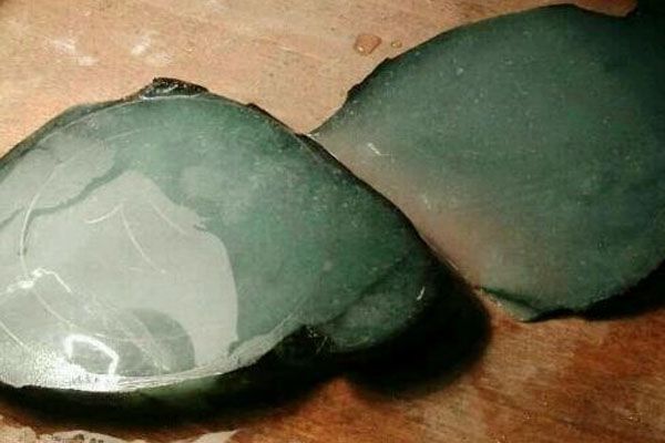 你知道翡翠原石是如何切开的吗_翡翠原石怎么切开肉