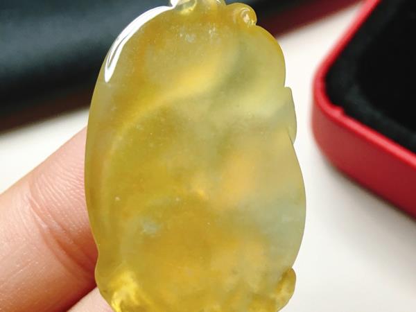 翡翠小佛裂了还能戴吗_翡翠手镯裂了还能戴着吗？-第4张-翡翠-玉仓库