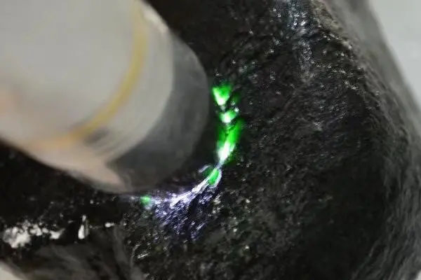 翡翠原石怎么剥皮壳-第3张-翡翠-玉仓库