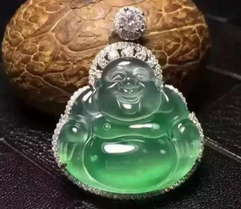 日常清洗翡翠挂件小妙招_翡翠挂件清洁保养流程