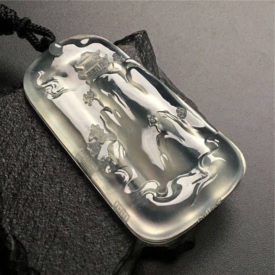 贵的翡翠就必须用黑色挂绳吗_翡翠用黑色挂绳好吗-第2张-翡翠-玉仓库