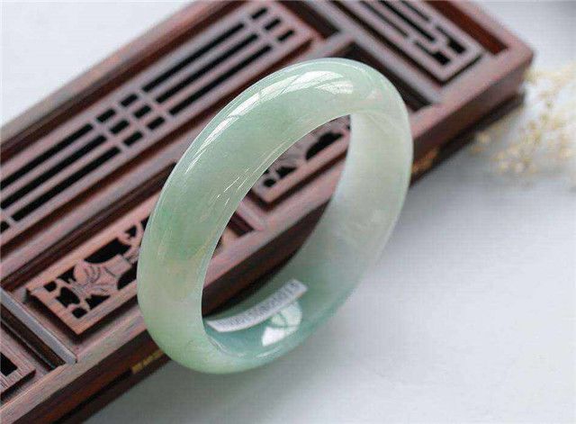 翡翠会越戴越通透吗?原来要这样做......(图文)-第6张-翡翠-玉仓库