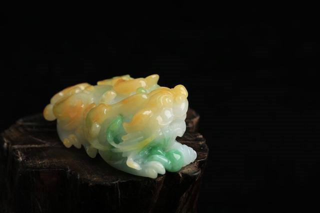都在关心翡翠貔貅的多少钱,它背后的寓意你知道吗？