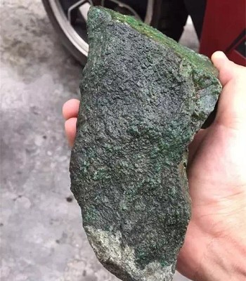 会卡场口的翡翠特性