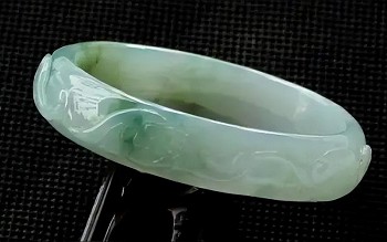 怎样看翡翠手镯好不好？应该怎么看？