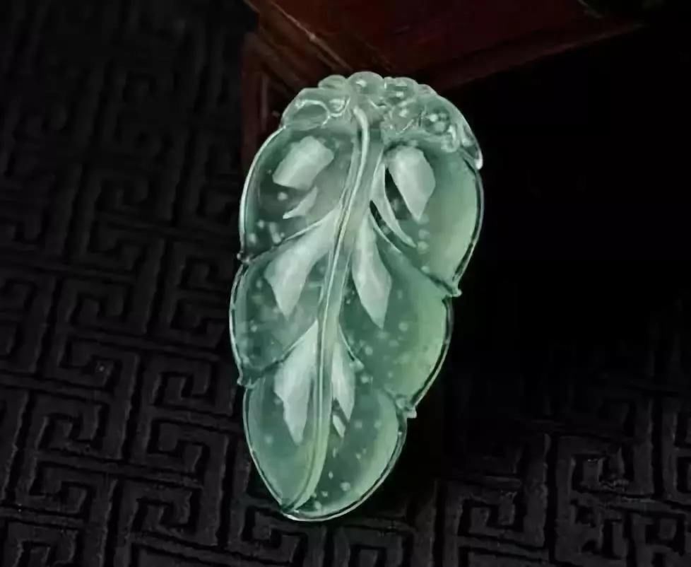 翡翠怎么分辨是否天然？你只需掌握这三种方法！-第2张-翡翠-玉仓库