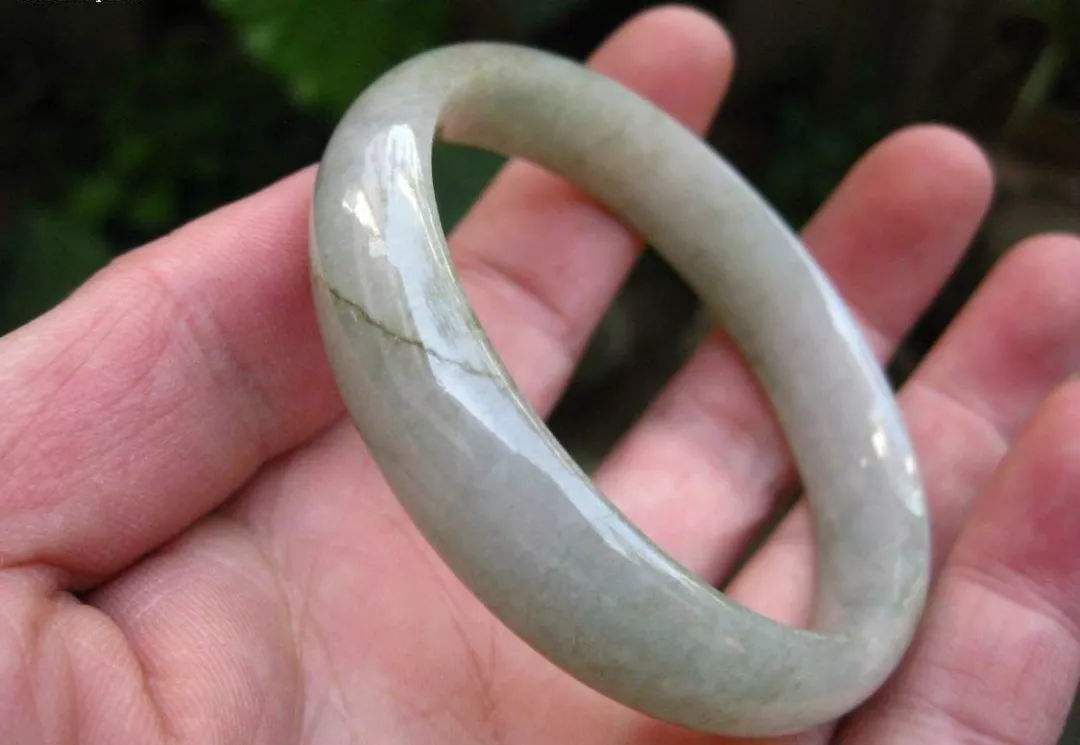 翡翠怎么分辨是否天然？你只需掌握这三种方法！