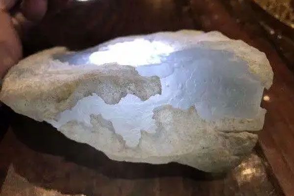 翡翠属于玉石还是钻石_翡翠属于玉石钻石吗