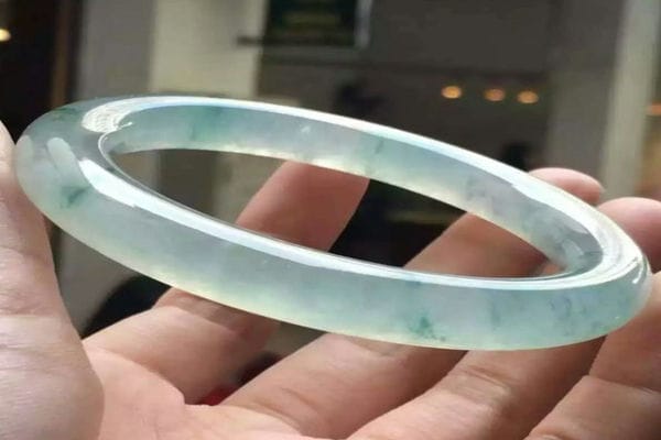 翡翠手镯价格为什么那么贵_原因是什么