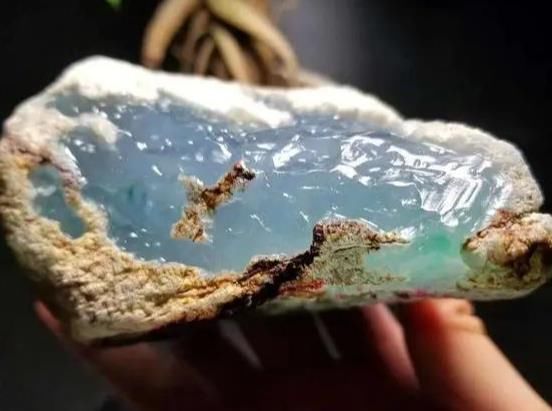 翡翠原石扒皮后如何看种水-第3张-翡翠-玉仓库