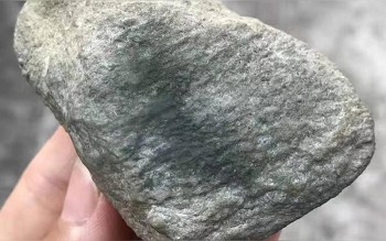 冰晴蛋面翡翠值得收藏吗？