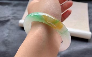 翡翠纤维柱粒交织结构会变种吗？