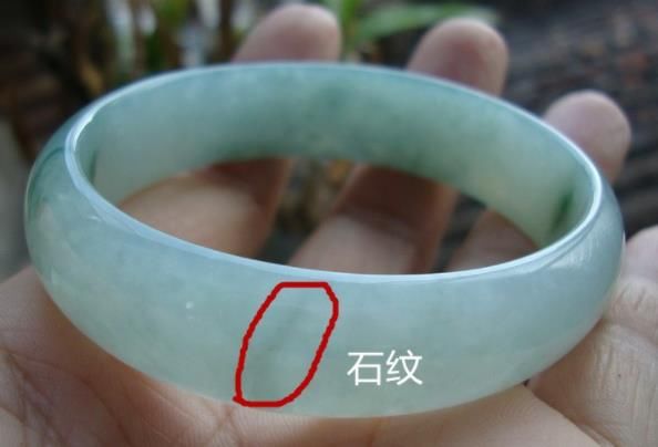 翡翠手镯的石纹与裂纹区别