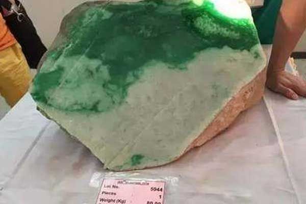 什么场口出产黄翡原石翡翠原石中的黄翡产在哪里-第2张-翡翠-玉仓库
