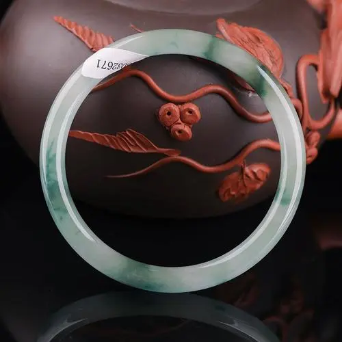 买翡翠手镯应该看哪些问题