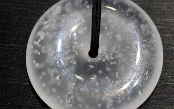 豆种翡翠手镯棉絮多，带久了有啥变化？