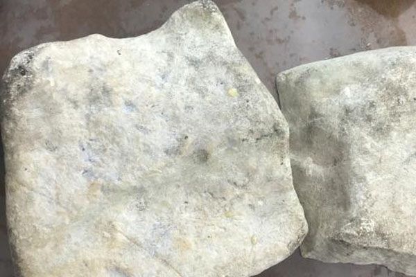 翡翠原石的市场价格是多少_翡翠原石价格