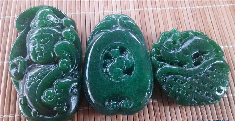 紫罗兰翡翠的特点