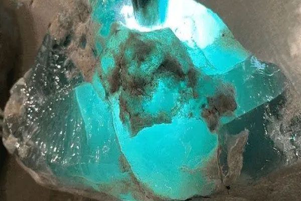 三卡翡翠原石料子怎么样_翡翠原石三卡属于哪个场口-第2张-翡翠-玉仓库