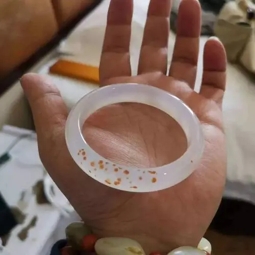 翡翠里有亮的东西是什么