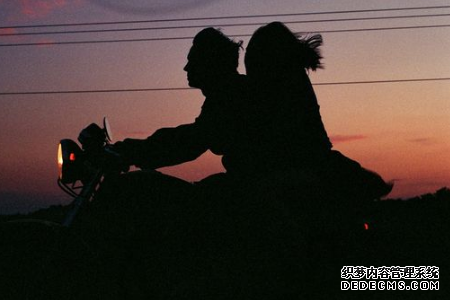 测你们爱情变质的原因