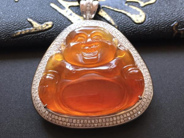 如何辨别真假翡翠玉坠 翡翠玉手镯如何辨别真假