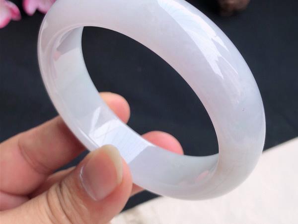翡翠手镯胚的质量好坏 翡翠手镯毛胚切多厚合适