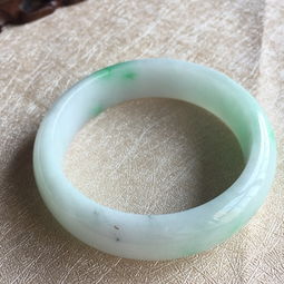 玉器店都怎么给翡翠镯子抛光的？