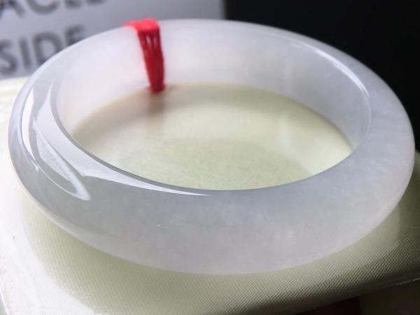 如何区分翡翠a货和b货手镯 怎么区分b货翡翠