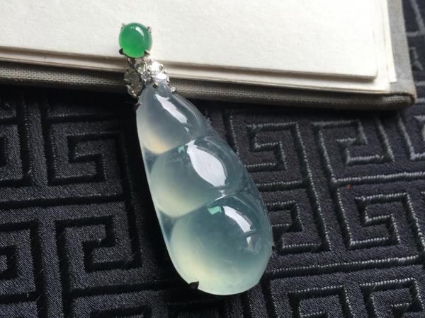 翡翠项链搭配什么耳环 翡翠项链该如何搭配