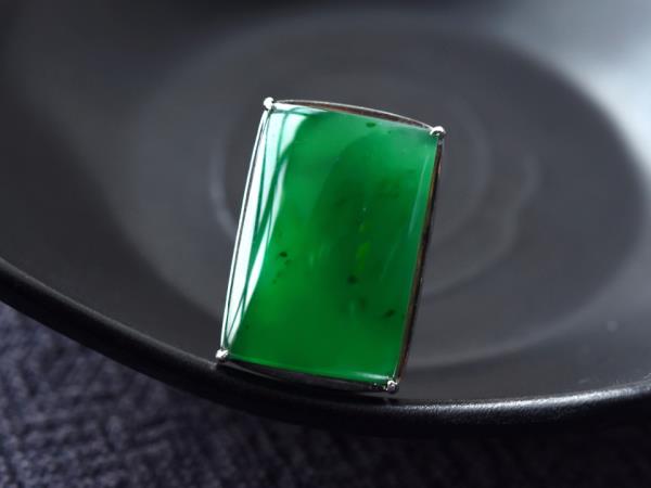 翡翠戒介绍