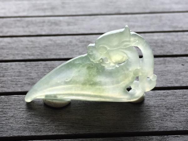 翡翠镯子上有瑕疵会越戴瑕疵越小吗 豆种有瑕疵的翡翠镯子有收藏价值吗-第2张-翡翠-玉仓库
