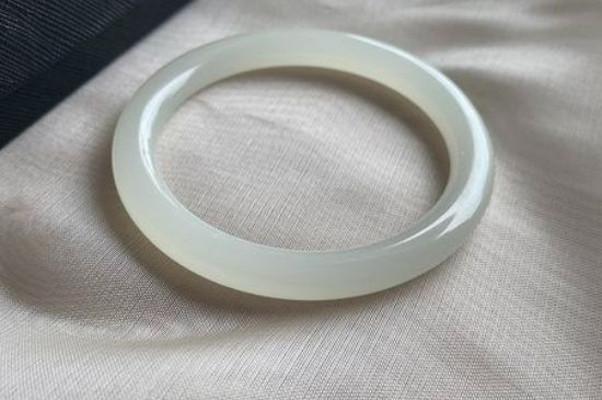 玉髓手镯和翡翠手镯的区别-第2张-翡翠-玉仓库