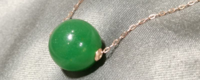 独龙玉是玉石吗（独龙玉是玉石吗值钱吗）