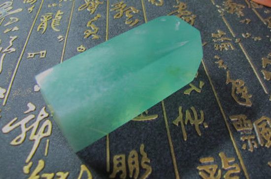 岫玉和翡翠的区别-第3张-翡翠-玉仓库