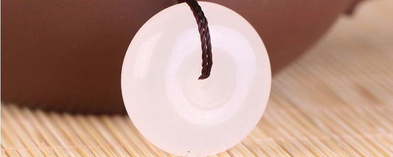 白色金丝玉平安扣辨别真假