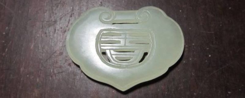 白玉可以戴着洗澡吗