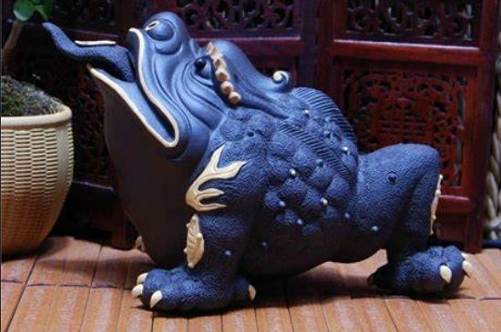 金蟾上的灰可以随便擦吗