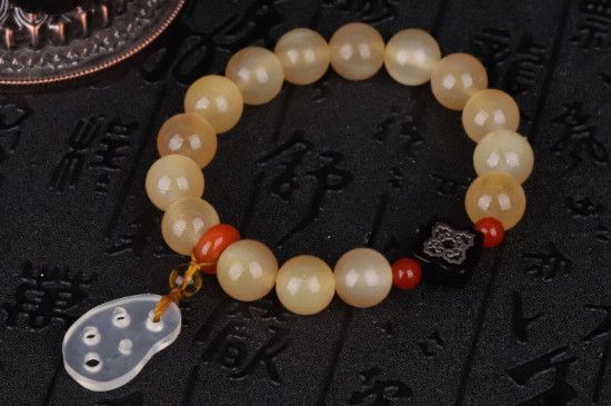 羚羊角手串的作用与功效-第3张-牙骨角-玉仓库