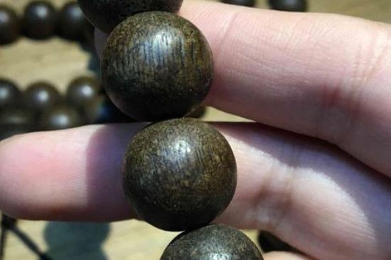 沉香手串特征-第2张-沉香-玉仓库