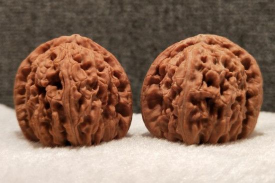 文玩核桃到底带不带手套盘-第2张-核桃文玩-玉仓库