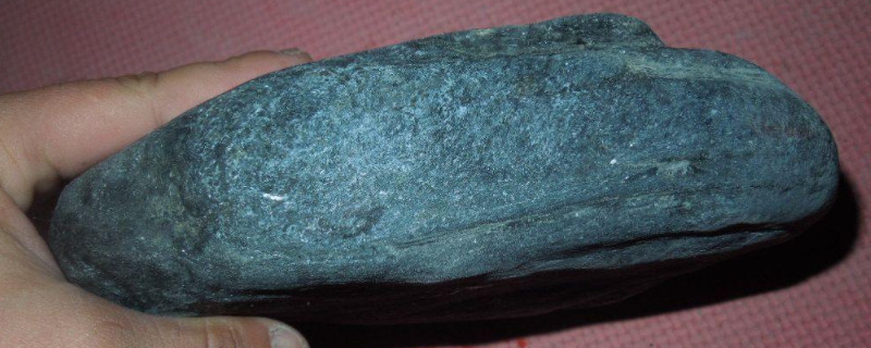 黑乌沙原石特点