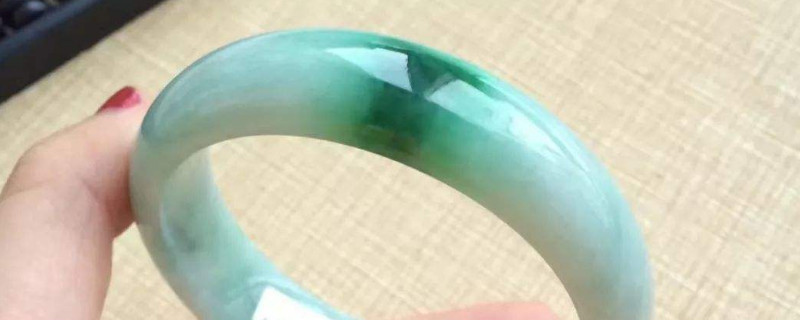 翡翠注胶怎么辨别