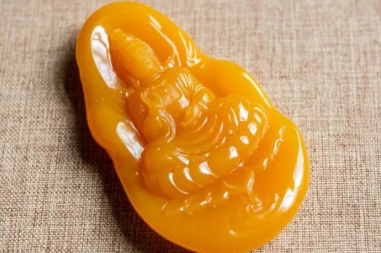 黄龙玉和翡翠的区别在哪里?-第3张-黄龙玉-玉仓库