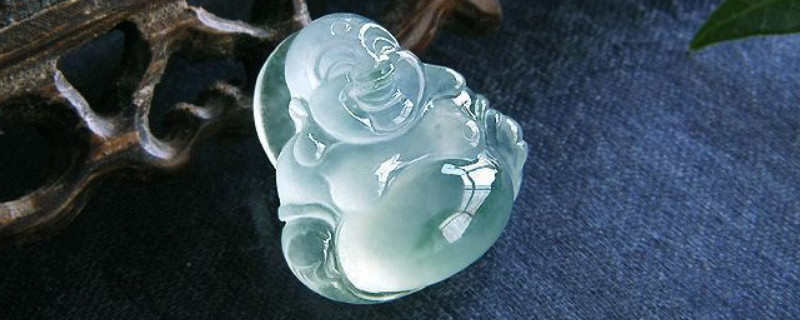 无色玻璃种翡翠特征