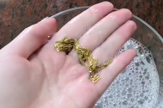 金项链变黑了怎么清洗-第3张-黄金-玉仓库
